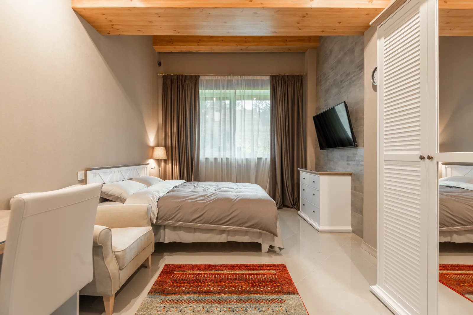 Clean, staged interior after a vacation rental turnover in the Phoenix Valley